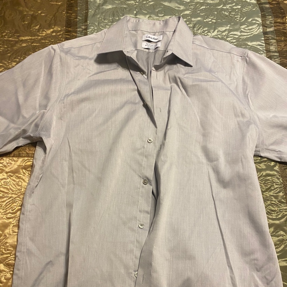 Calvin Klein Men’s Slim Fit Dress Shirt